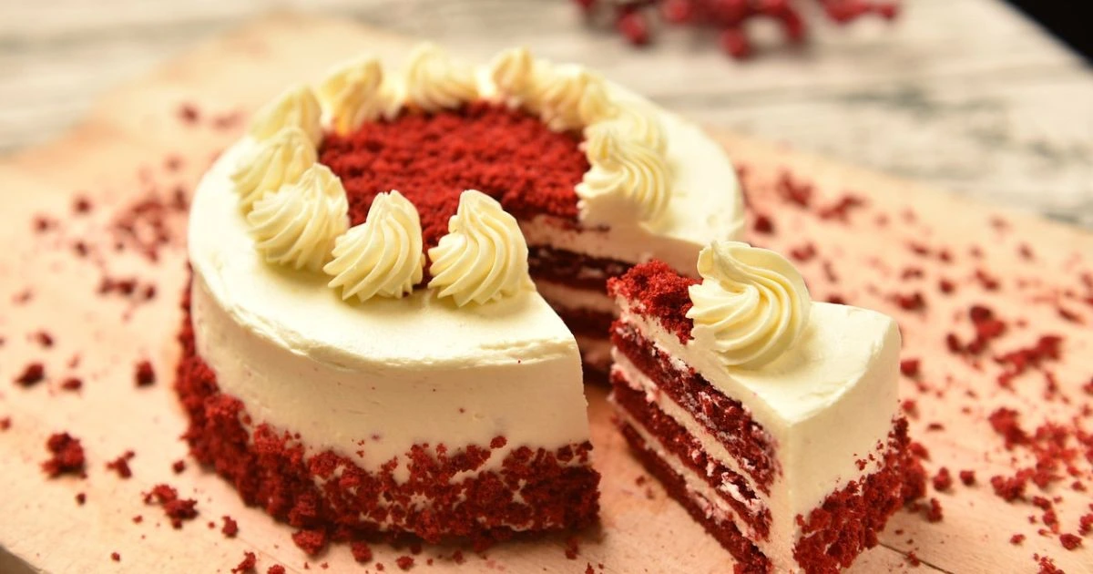 How to Make the Best Red Velvet Cake with Cream Cheese Frosting