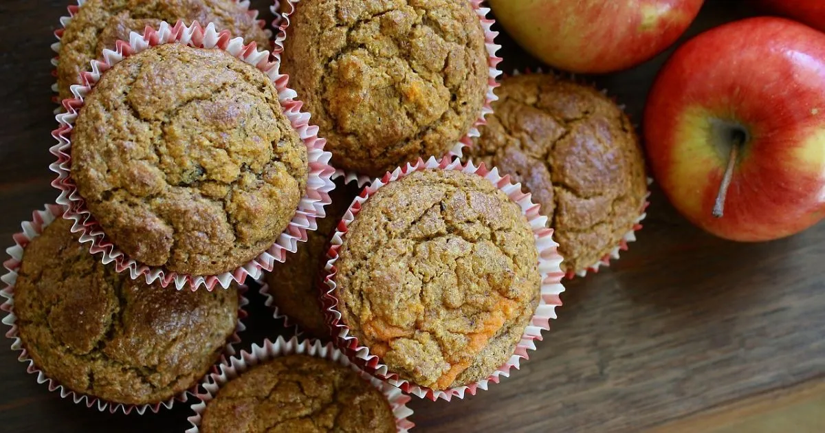 How to Bake Apple Cinnamon Muffins That Smell Like Winter